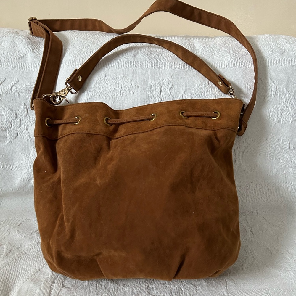 Steve Madden Tan Suede Bucket Bag with Front Criss Cross Detail and Both Crossbo - Picture 2 of 6